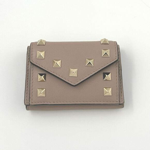 Valentino Garavani Rockstud Compact Wallet in Taupe Leather (Full Set) - Picture 1 of 4